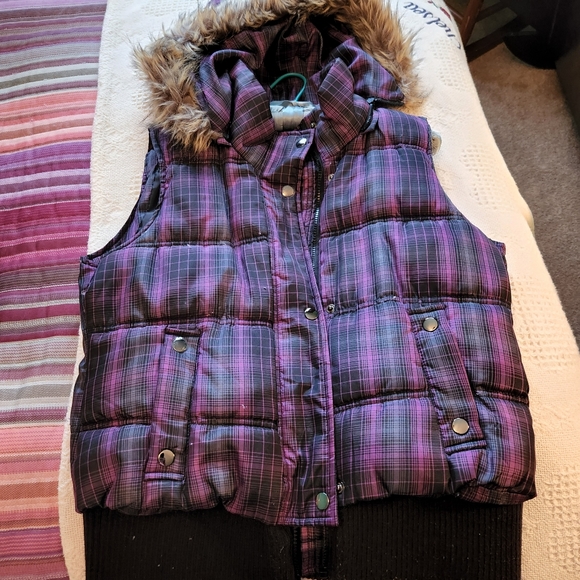 Route 66, size M,  hooded puffy vest - Picture 2 of 9